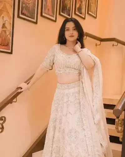 Escort Hojai